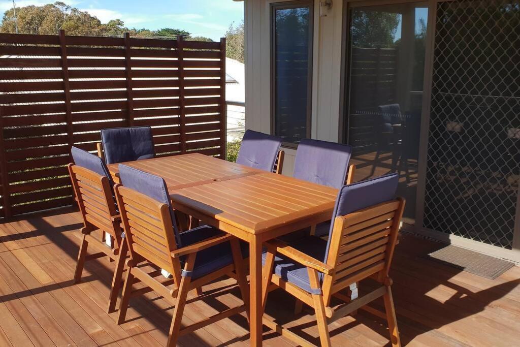 Venus Haven - Beach 1, Linen, Wifi, Netflix Venus Bay Exterior photo