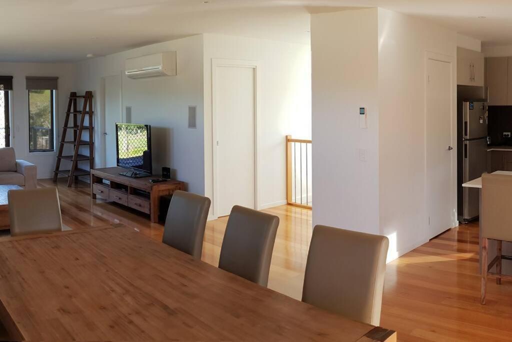 Venus Haven - Beach 1, Linen, Wifi, Netflix Venus Bay Exterior photo